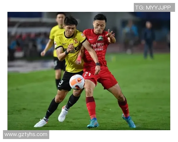 足球纪实：记录广州足球队的逆袭之旅